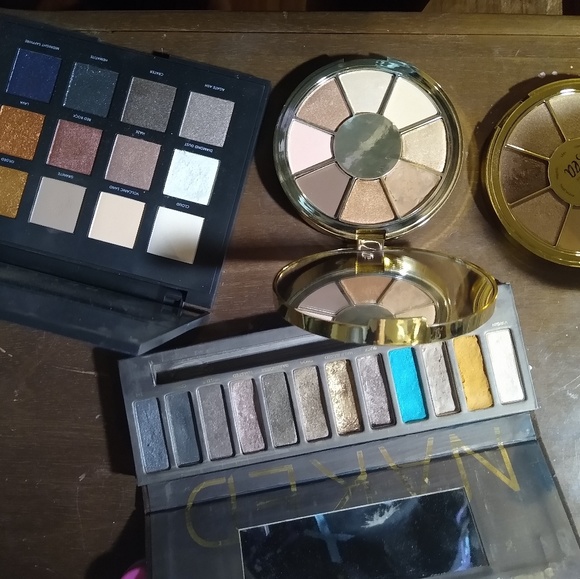 Makeup bundle - Picture 1 of 3
